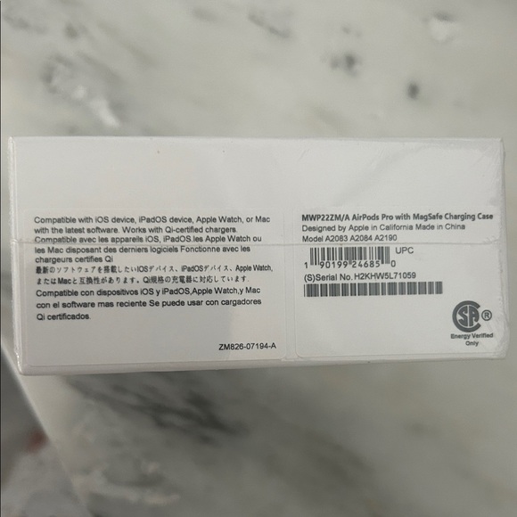 Apple AirPods Pro BRAND NEW in White - Picture 2 of 5